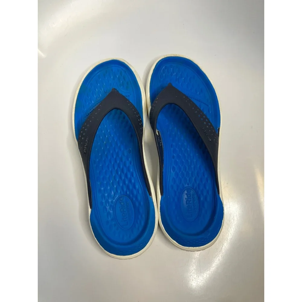 Crocs LiteRide Flip Flops Mens 7 Womens 9 Blue Good Comfort Casual Sandals